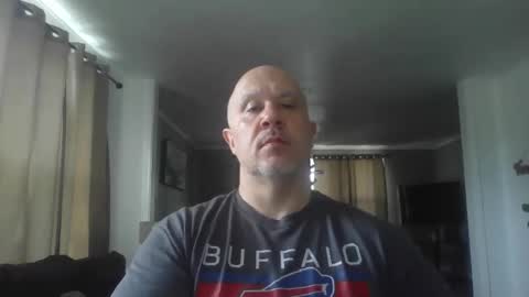 Snapshot of jr1871 chatting on 05-09-26, 02:55 jr1871 online show from 05-09-26, 02:55