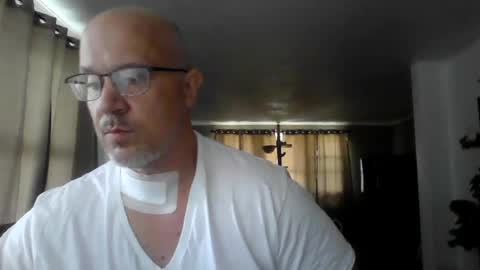 Snapshot of jr1871 chatting on 06-15-26, 03:25 jr1871 online show from 06-15-26, 03:25