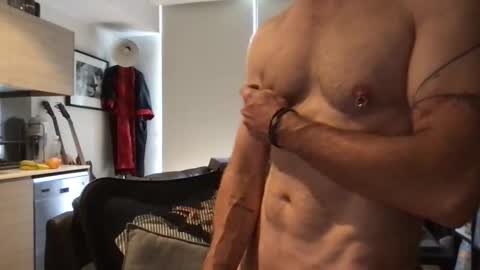 Snapshot of jrocket2 chatting on 11-15-25, 02:09 jrocket2 online show from 11-15-25, 02:09