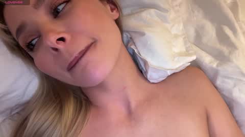 Jennie and Sophia online show from 12-04-24, 05:44