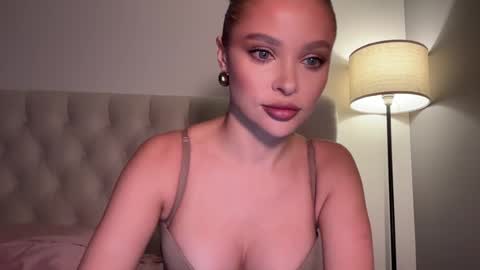 Jennie and Sophia online show from 01-31-25, 06:03