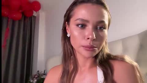 Jennie and Sophia online show from 09-15-25, 04:29