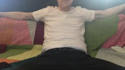 Snapshot of jss872 chatting on 12-19-25, 06:37 jss872 online show from 12-19-25, 06:37