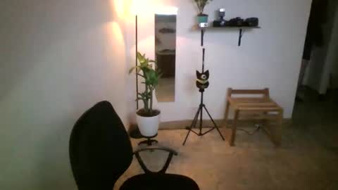 Snapshot of juan235665 chatting on 06-08-26, 01:28 juan235665 online show from 06-08-26, 01:28