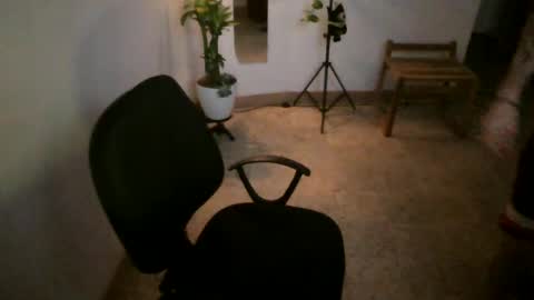 Snapshot of juan235665 chatting on 06-18-26, 02:01 juan235665 online show from 06-18-26, 02:01