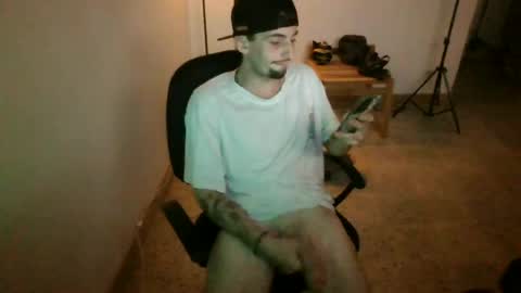 Snapshot of juan235665 chatting on 06-23-26, 02:20 juan235665 online show from 06-23-26, 02:20