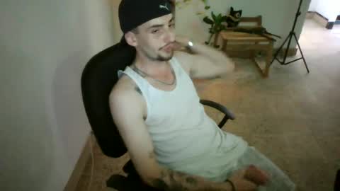 Snapshot of juan235665 chatting on 07-07-26, 05:06 juan235665 online show from 07-07-26, 05:06