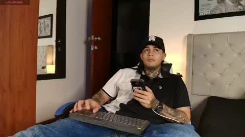 juan_alvarez18 online show from 06-01-26, 05:09