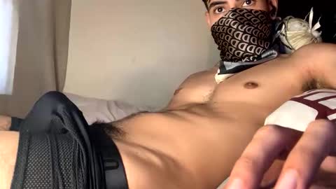 Snapshot of juan_bunny chatting on 05-28-26, 02:47 lJuanl online show from 05-28-26, 02:47