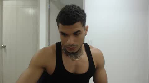 juan_gomez_1 online show from 02-06-25, 11:21