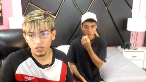 juan_saul1 online show from 04-18-26, 10:19