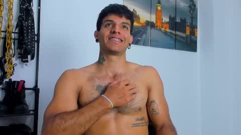 Juan Esteban online show from 10-10-25, 01:32