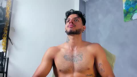 Juan Esteban online show from 02-08-26, 01:58