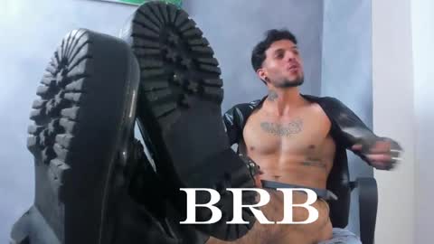 Snapshot of juanbladde chatting on 05-03-26, 03:56 Juan Esteban online show from 05-03-26, 03:56