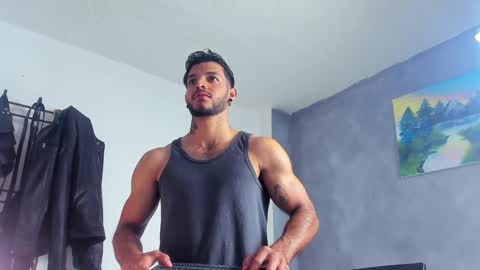 Snapshot of juanbladde chatting on 05-05-26, 01:02 Juan Esteban online show from 05-05-26, 01:02