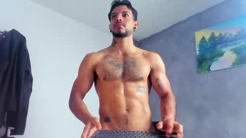 Snapshot of juanbladde chatting on 05-13-26, 03:53 Juan Esteban online show from 05-13-26, 03:53