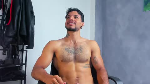 Snapshot of juanbladde chatting on 05-14-26, 04:03 Juan Esteban online show from 05-14-26, 04:03