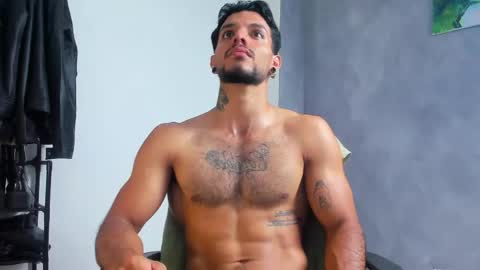 Snapshot of juanbladde chatting on 05-15-26, 04:08 Juan Esteban online show from 05-15-26, 04:08