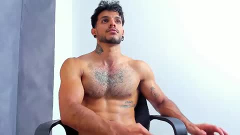 Snapshot of juanbladde chatting on 06-21-26, 03:09 Juan Esteban online show from 06-21-26, 03:09