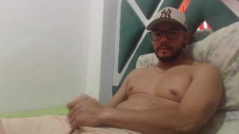 Snapshot of juanfe_style chatting on 11-11-25, 12:38 juanfe_style online show from 11-11-25, 12:38