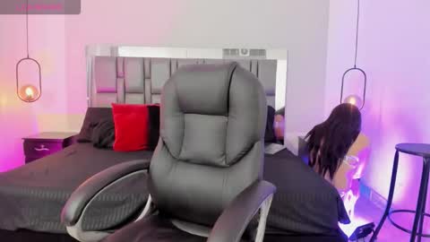 juanita__acosta online show from 10-26-25, 01:39