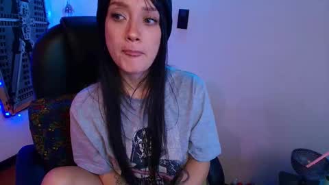 Snapshot of juanita_adams chatting on 02-11-25, 11:01 Juanita online show from 02-11-25, 11:01