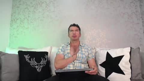 Juan k online show from 10-02-25, 01:51