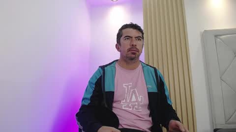 Snapshot of juank_fit45 chatting on 04-28-26, 12:32 Juan k online show from 04-28-26, 12:32