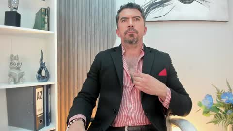 Snapshot of juank_fit45 chatting on 05-29-26, 01:14 Juan k online show from 05-29-26, 01:14