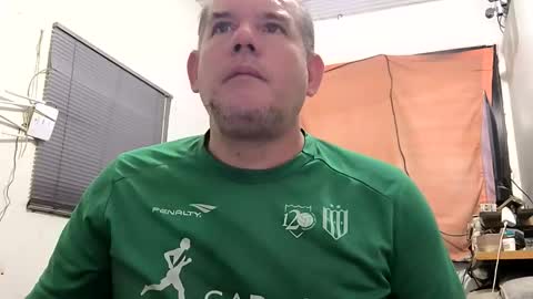 Snapshot of juanma_yahoo chatting on 01-18-26, 02:37 Juan Manuel online show from 01-18-26, 02:37