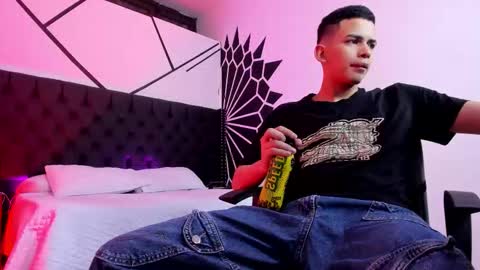 Juan online show from 10-20-25, 04:02