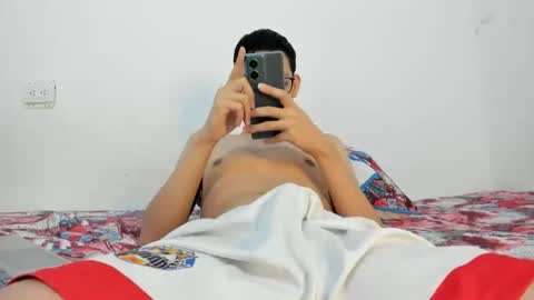 Snapshot of juansuarez204 chatting on 12-18-25, 10:05 juansuarez204 online show from 12-18-25, 10:05