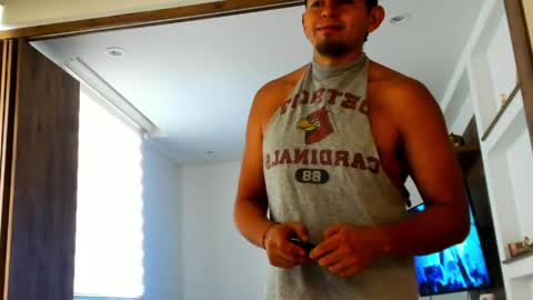 Snapshot of juanvilla02 chatting on 05-05-26, 09:45 Juan online show from 05-05-26, 09:45
