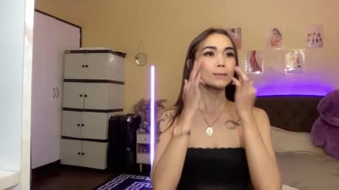 EloiseMoree online show from 01-06-25, 10:24