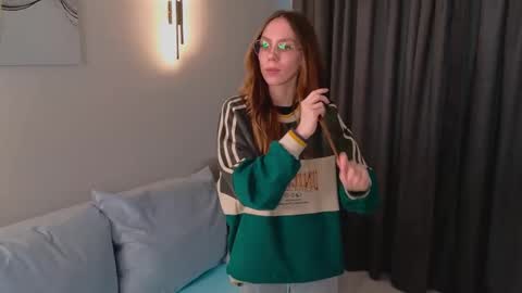 Snapshot of judithmiles chatting on 12-03-25, 08:00 Emma online show from 12-03-25, 08:00