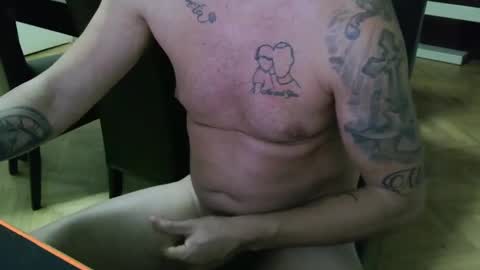 Snapshot of juicecuple chatting on 01-11-25, 10:40 CoupleJuice online show from 01-11-25, 10:40