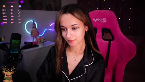 Snapshot of juicy___angel chatting on 12-02-24, 06:21 Angelina online show from 12-02-24, 06:21