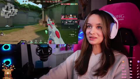 Snapshot of juicy___angel chatting on 01-10-25, 06:49 Angelina online show from 01-10-25, 06:49