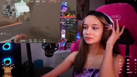 Snapshot of juicy___angel chatting on 01-11-25, 04:46 Angelina online show from 01-11-25, 04:46