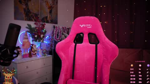 Snapshot of juicy___angel chatting on 01-15-25, 01:45 Angelina online show from 01-15-25, 01:45