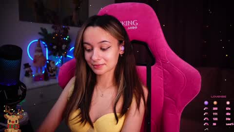 Snapshot of juicy___angel chatting on 01-15-25, 09:51 Angelina online show from 01-15-25, 09:51