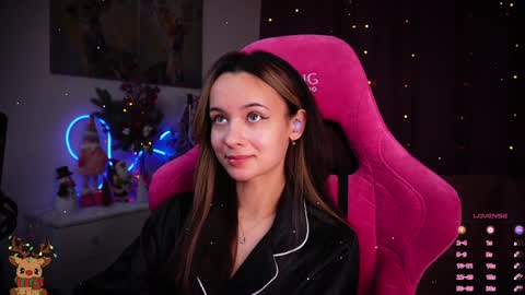 Snapshot of juicy___angel chatting on 01-16-25, 07:41 Angelina online show from 01-16-25, 07:41