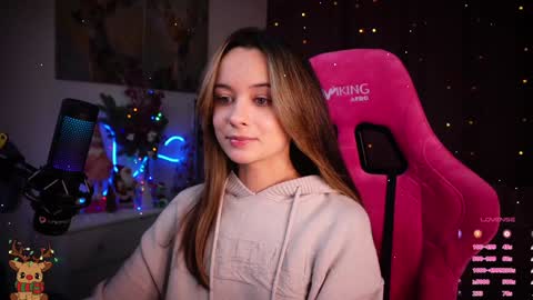 Snapshot of juicy___angel chatting on 01-25-25, 06:57 Angelina online show from 01-25-25, 06:57