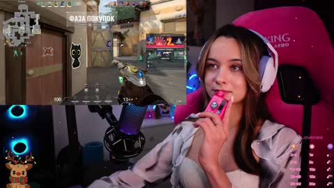 Snapshot of juicy___angel chatting on 01-28-25, 10:45 Angelina online show from 01-28-25, 10:45