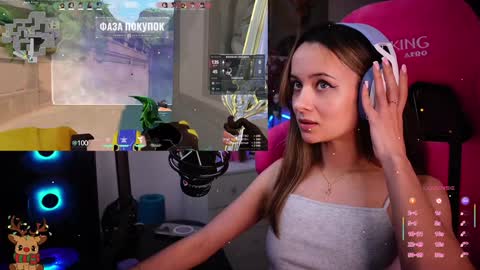 Snapshot of juicy___angel chatting on 01-29-25, 11:14 Angelina online show from 01-29-25, 11:14