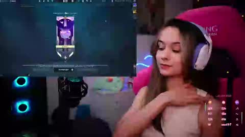 Snapshot of juicy___angel chatting on 02-15-25, 09:26 Angelina online show from 02-15-25, 09:26