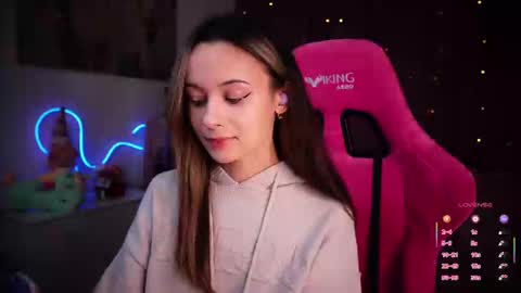 Snapshot of juicy___angel chatting on 02-22-25, 09:26 Angelina online show from 02-22-25, 09:26