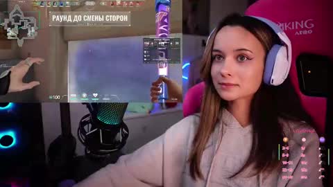 Snapshot of juicy___angel chatting on 02-23-25, 12:30 Angelina online show from 02-23-25, 12:30