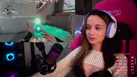 Snapshot of juicy___angel chatting on 03-05-25, 11:05 Angelina online show from 03-05-25, 11:05