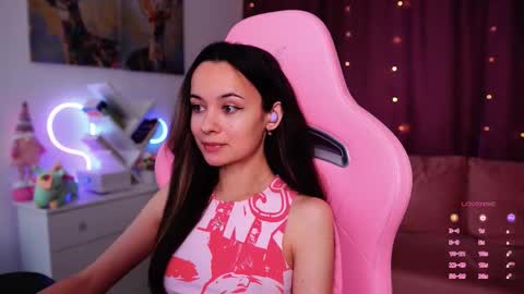 Snapshot of juicy___angel chatting on 09-09-25, 09:53 Angelina online show from 09-09-25, 09:53